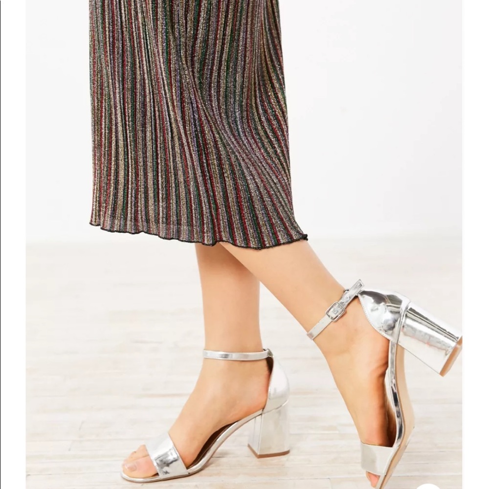 Urban outfitters shiny skirt - Picture 2 of 5